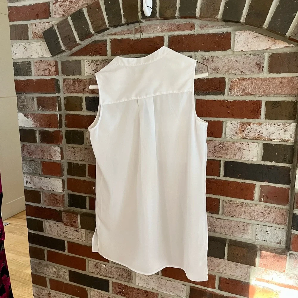 MICHAEL KORS  White Sleeveless Blouse with Zipper Pockets NWOT